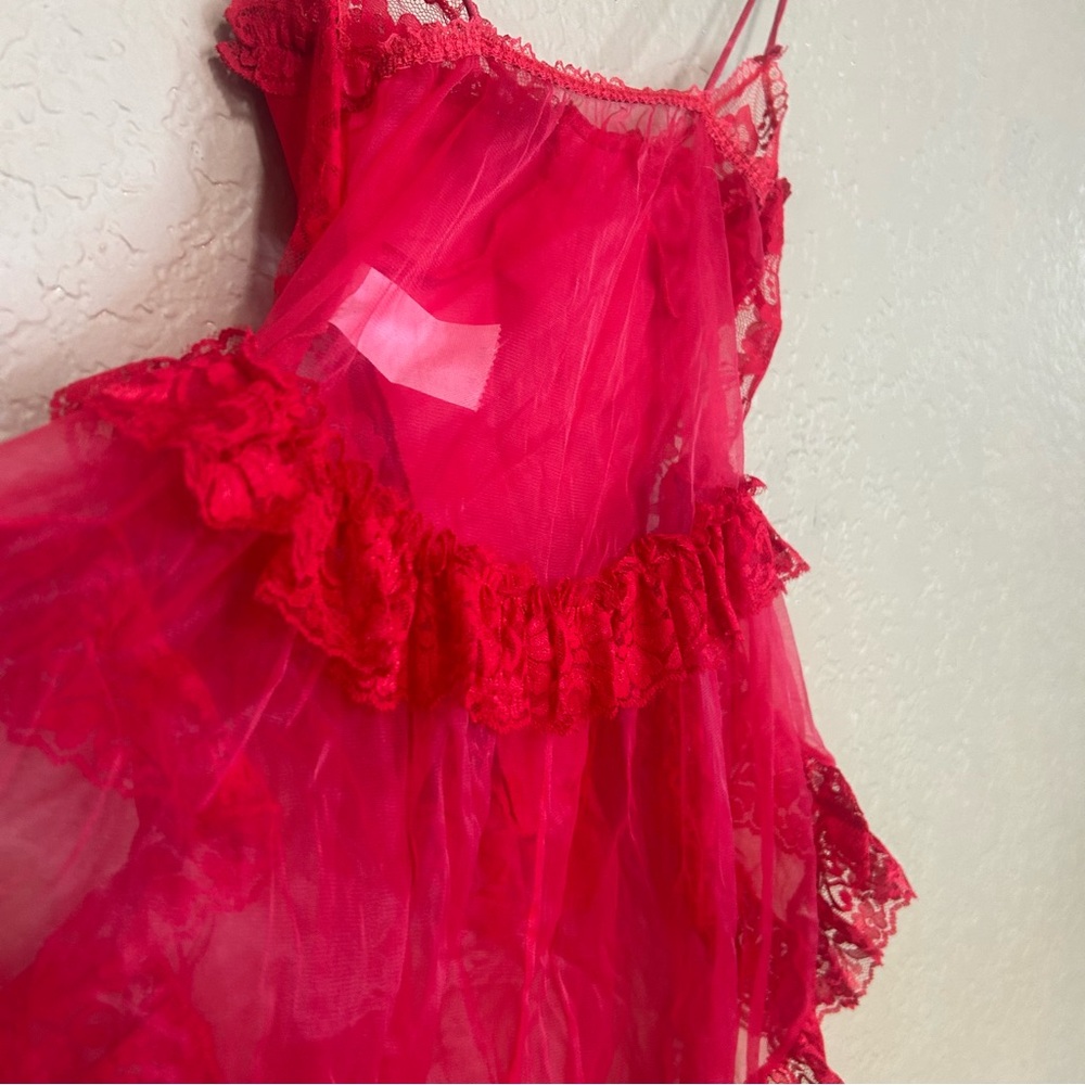 Vintage Red Lacey chemise ruffled full skirt size medium with matching undies - Picture 8 of 9